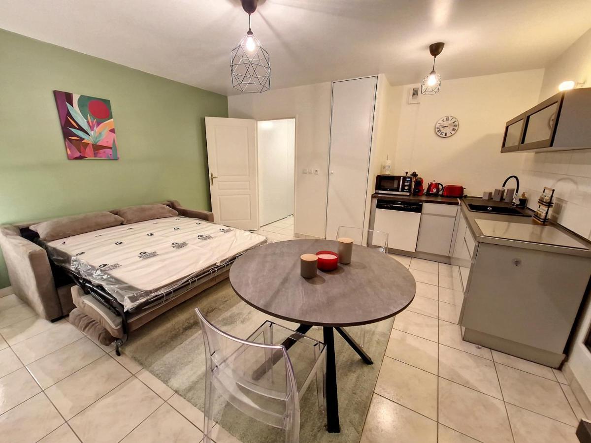Zen Apartment *